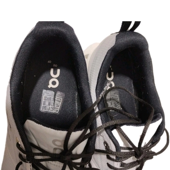 on Cloud 5 Waterproof Running Shoes Women's US size 11 Glacier White - Picture 5 of 10